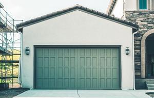 Read more about the article Regular Maintenance Tips For Your New Garage Door